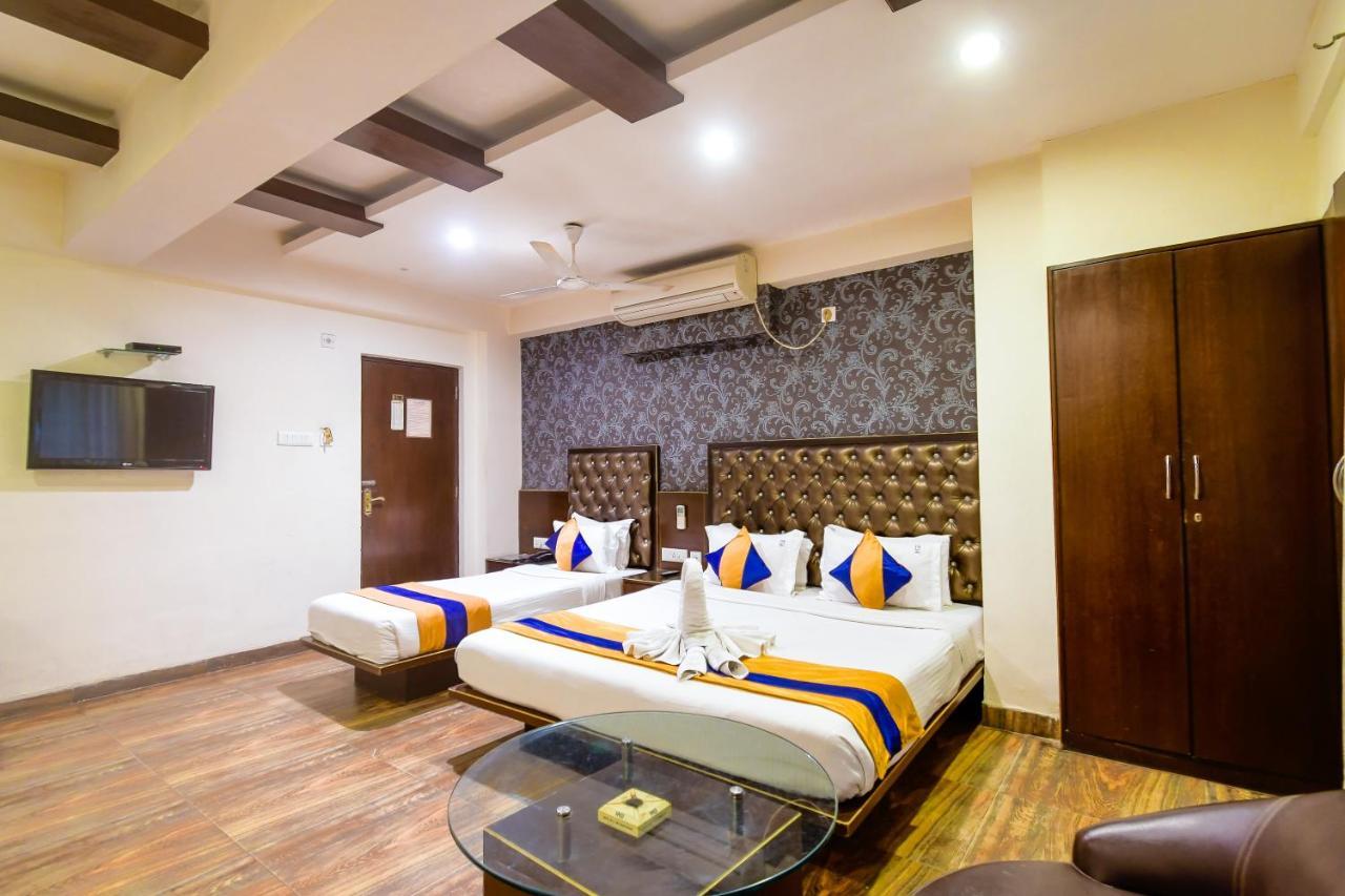 Hotel N S International Калькутта Экстерьер фото