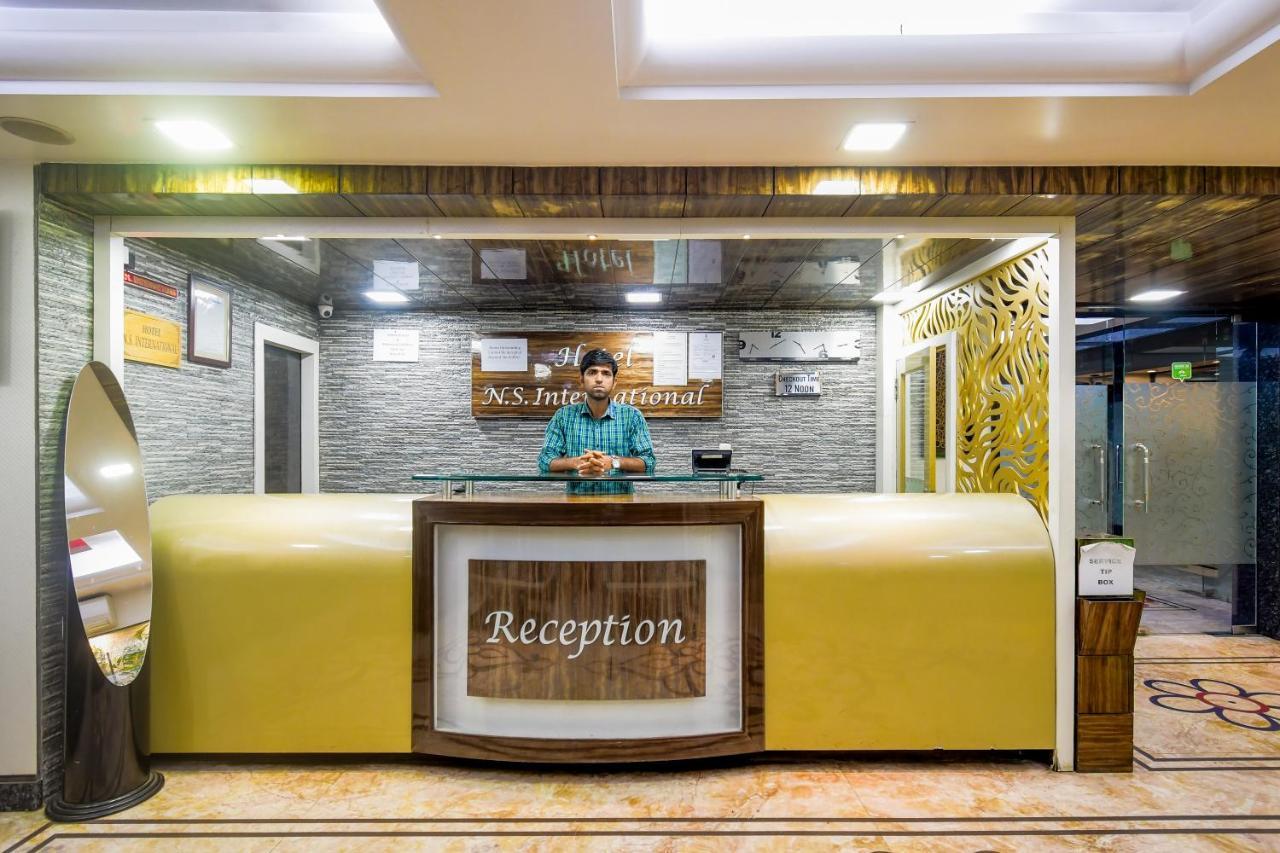 Hotel N S International Калькутта Экстерьер фото