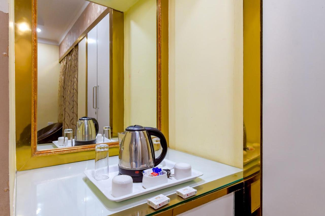 Hotel N S International Калькутта Экстерьер фото